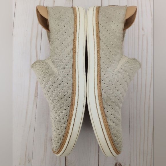 UGG Sammy Chevron Metallic Knit Slip-on Sneakers in Oyster Beige, size 8 - Picture 13 of 16